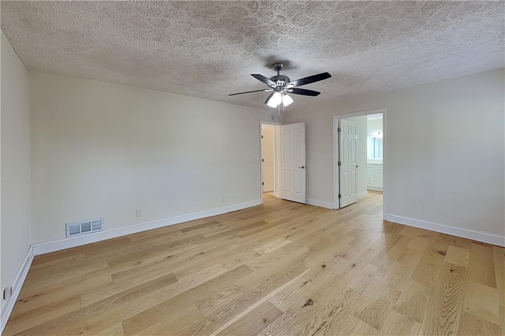 3 bedroom, 2 bathroom, 2,442 sq ft single family residence for rent at 529 Penny Lane, Woodstock, GA 30188 for $2,350 a month — photo 8