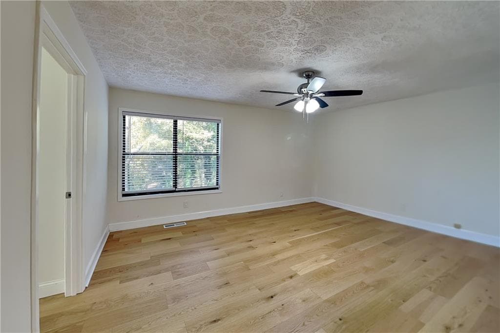 3 bedroom, 2 bathroom, 2,442 sq ft single family residence for rent at 529 Penny Lane, Woodstock, GA 30188 for $2,350 a month — photo 10