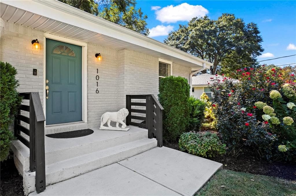 3 bedroom, 2 bathroom, 1,174 sq ft single family residence for sale at 1016 Magnolia Drive, Smyrna, GA 30082 — photo 6