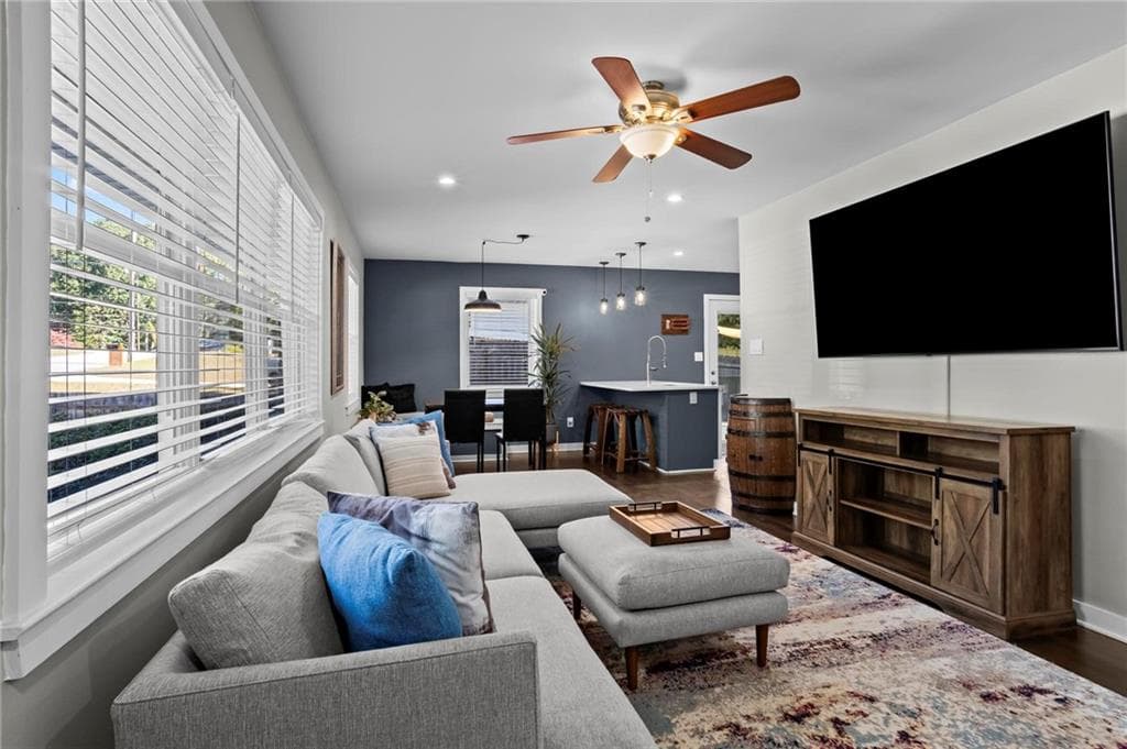 3 bedroom, 2 bathroom, 1,174 sq ft single family residence for sale at 1016 Magnolia Drive, Smyrna, GA 30082 — photo 8