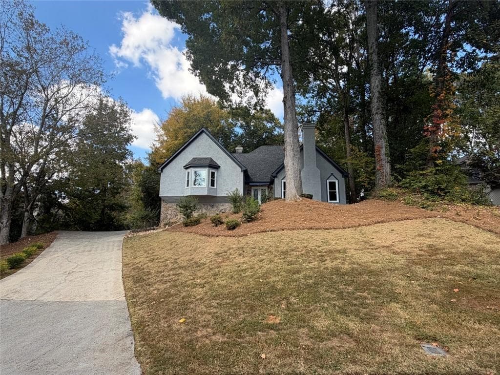 4 bedroom, 4 bathroom, 3,823 sq ft single family residence for rent at 210 Wessex Court, Sandy Springs, GA 30328 for $3,995 a month — photo 2