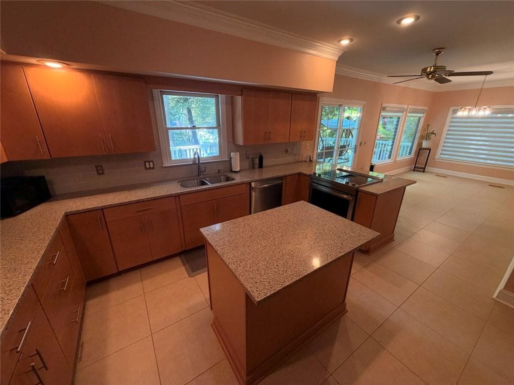 4 bedroom, 4 bathroom, 3,823 sq ft single family residence for rent at 210 Wessex Court, Sandy Springs, GA 30328 for $3,995 a month — photo 6