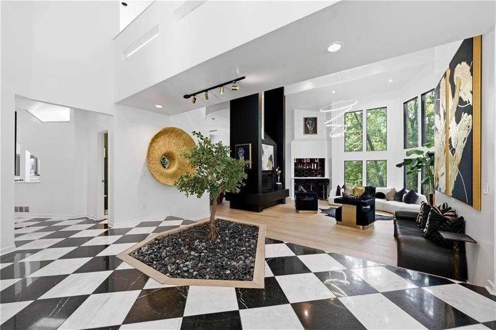 4 bedroom, 4 bathroom, 4,109 sq ft single family residence for sale at 13 Heards Overlook Court, Sandy Springs, GA 30328 — photo 6