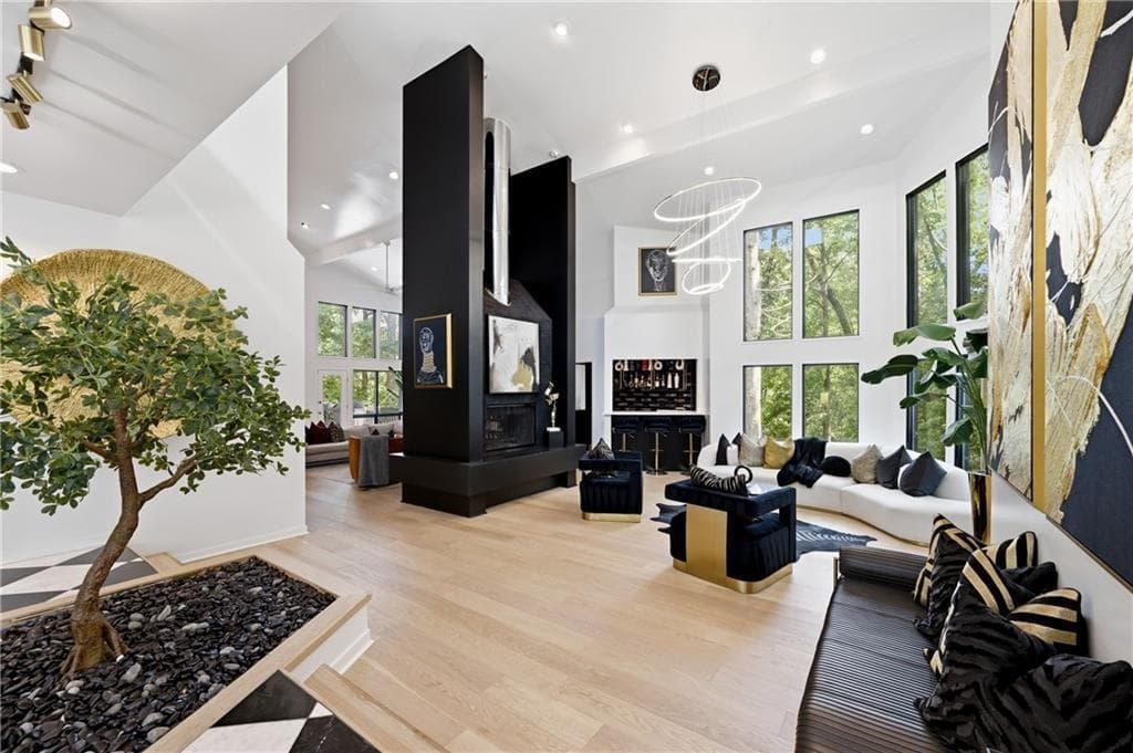4 bedroom, 4 bathroom, 4,109 sq ft single family residence for sale at 13 Heards Overlook Court, Sandy Springs, GA 30328 — photo 7