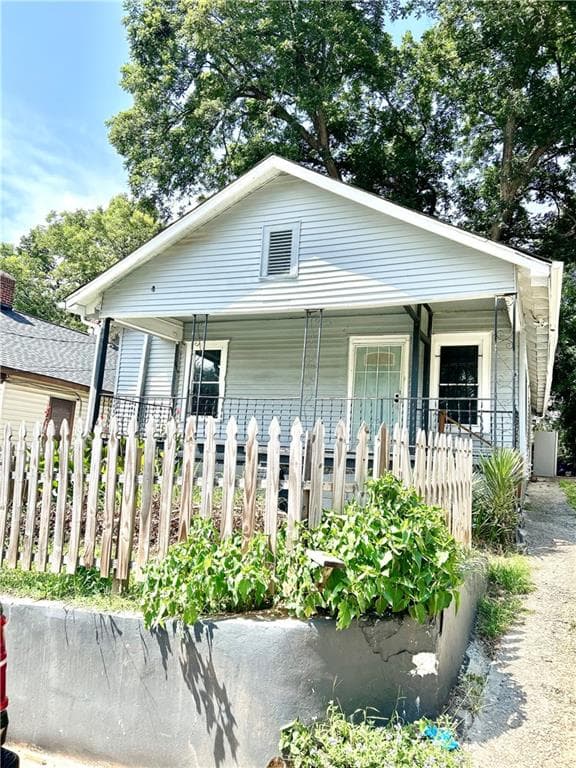 3 bedroom, 2 bathroom, 2,209 sq ft single family residence for sale at 991 Fair Street, Atlanta, GA 30314 — photo 2