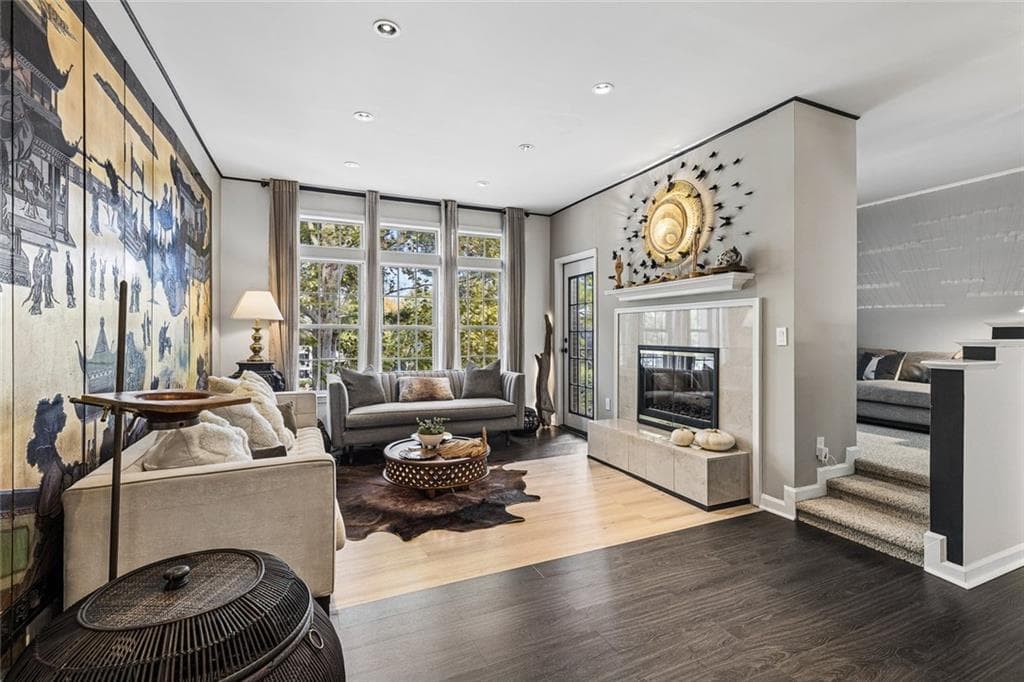 1 bedroom, 1 bathroom, 881 sq ft condominium for sale at 220 Renaissance Parkway 1210, Atlanta, GA 30308 — photo 2