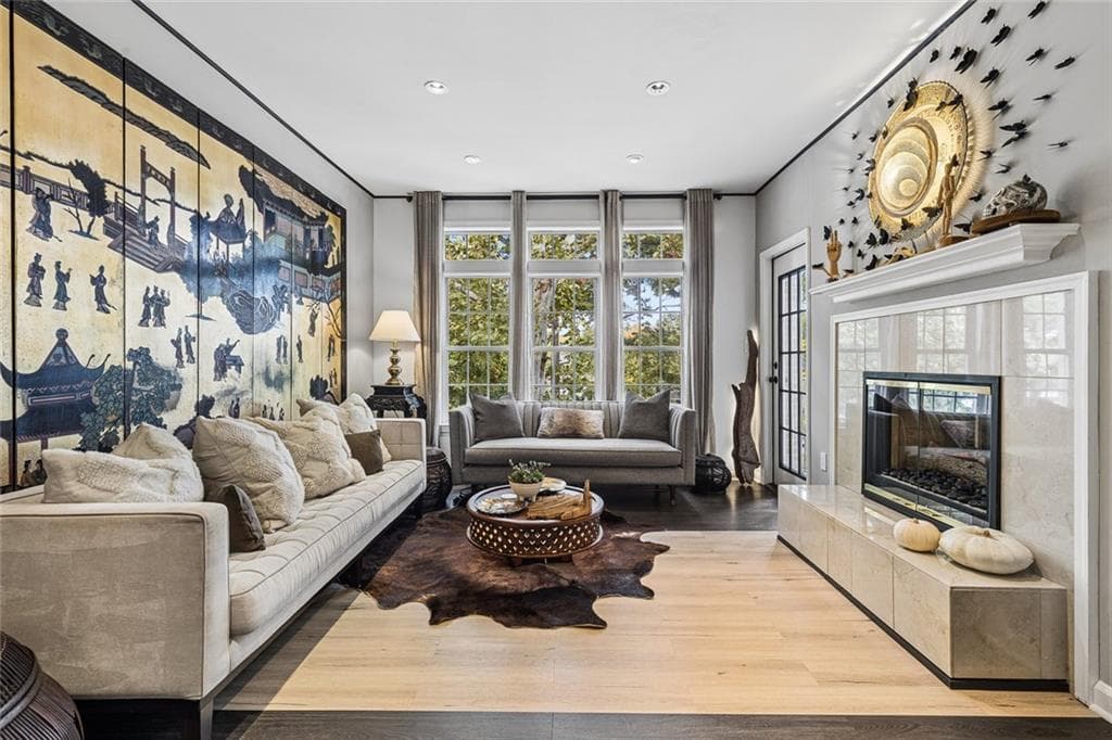 1 bedroom, 1 bathroom, 881 sq ft condominium for sale at 220 Renaissance Parkway 1210, Atlanta, GA 30308 — photo 3
