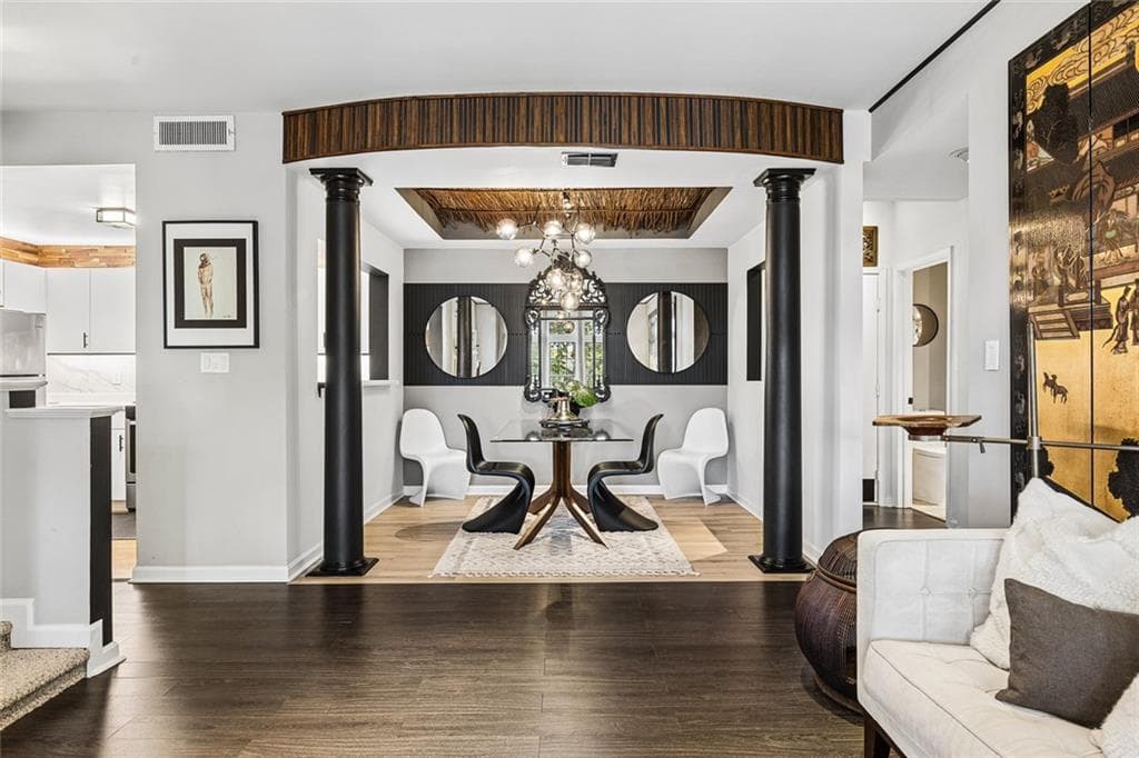 1 bedroom, 1 bathroom, 881 sq ft condominium for sale at 220 Renaissance Parkway 1210, Atlanta, GA 30308 — photo 6