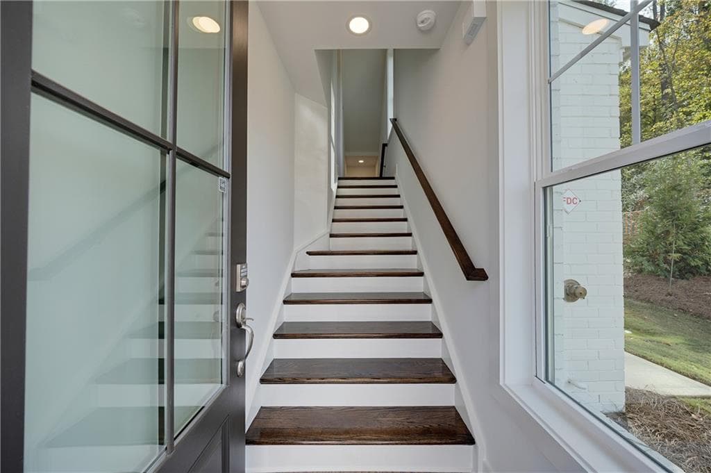 3 bedroom, 4 bathroom, 2,631 sq ft townhouse for rent at 3040 Cedar Grove Trail, Alpharetta, GA 30004 for $5,250 a month — photo 3