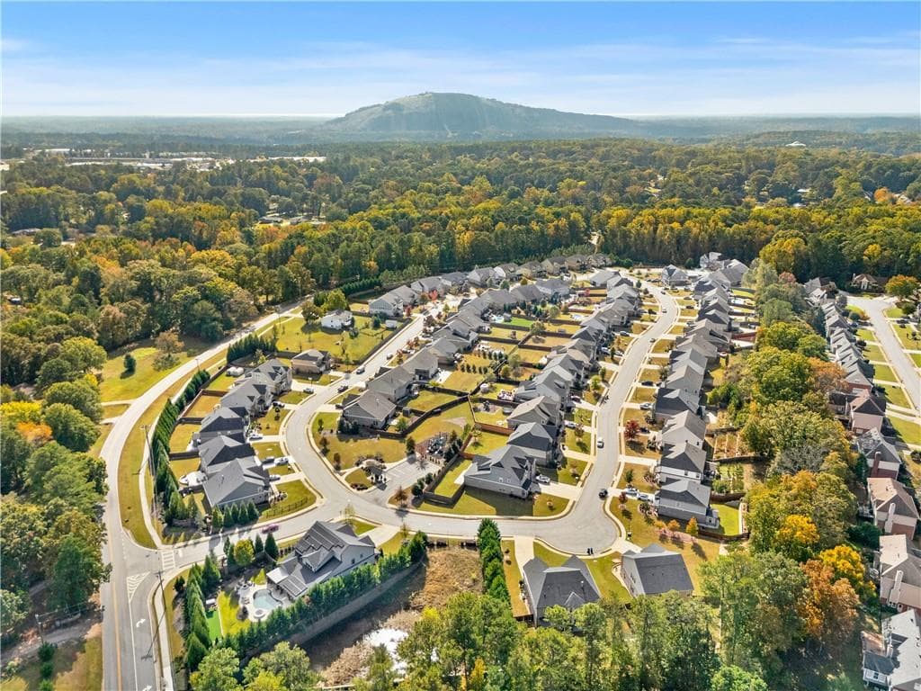 5 bedroom, 4 bathroom, 3,752 sq ft single family residence for rent at 4911 Woodland Pass Circle, Stone Mountain, GA 30087 for $3,500 a month — photo 6