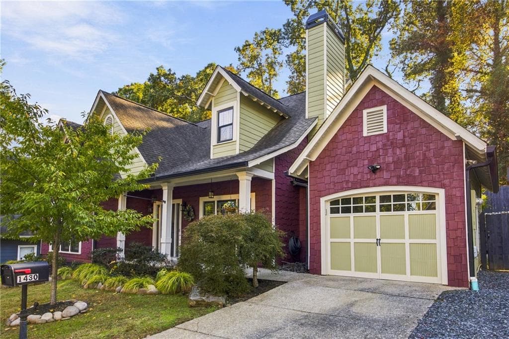 3 bedroom, 3 bathroom, 1,974 sq ft single family residence for sale at 1430 Lakeview East Drive, Atlanta, GA 30316 — photo 2