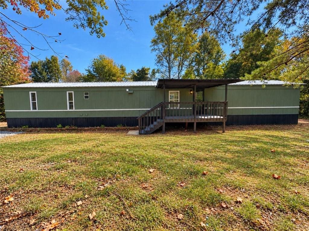 3 bedroom, 2 bathroom, 1,216 sq ft single family residence for rent at 79 Oakridge Drive, Cleveland, GA 30528 for $1,500 a month — photo 1 of 16