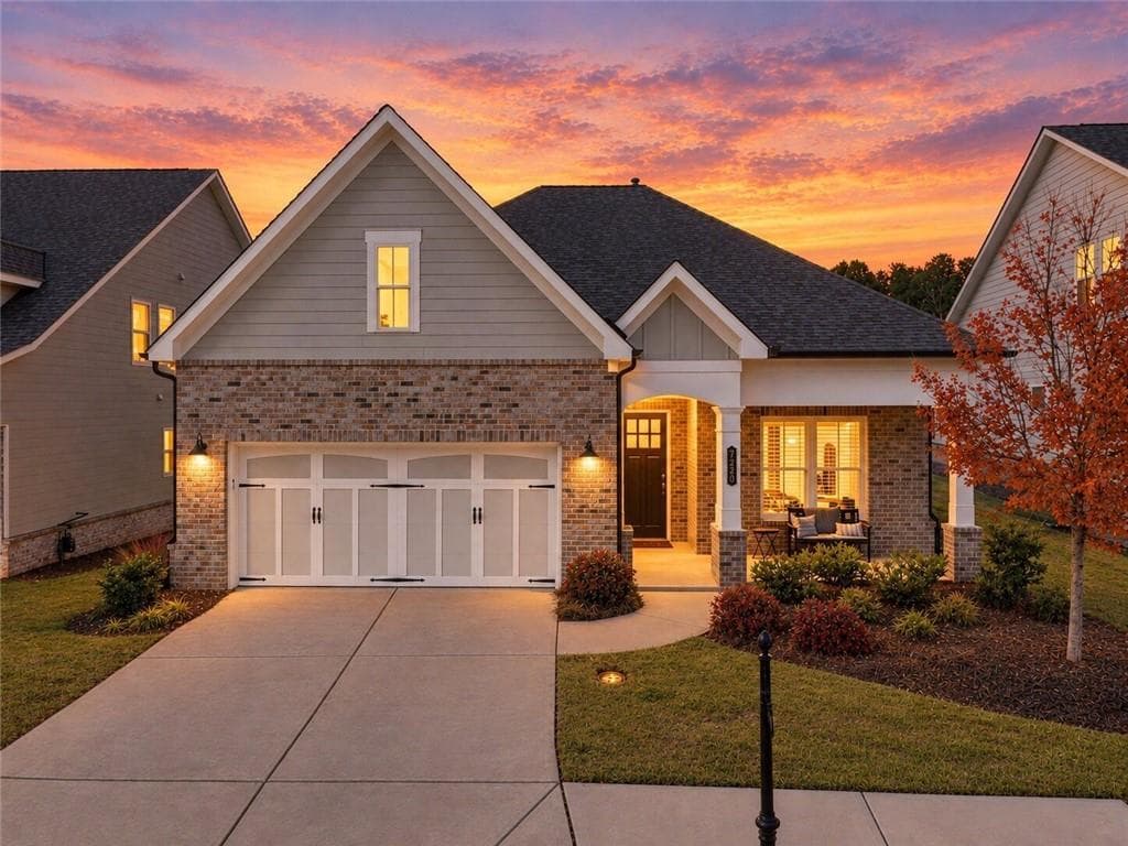 3 bedroom, 3 bathroom, 2,124 sq ft single family residence for sale at 7220 Stoller Drive, Cumming, GA 30040 — photo 3