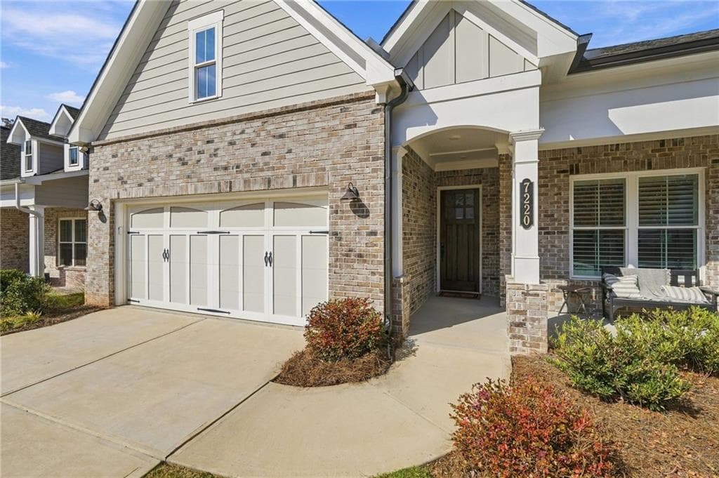 3 bedroom, 3 bathroom, 2,124 sq ft single family residence for sale at 7220 Stoller Drive, Cumming, GA 30040 — photo 2