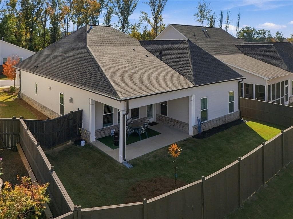 3 bedroom, 3 bathroom, 2,124 sq ft single family residence for sale at 7220 Stoller Drive, Cumming, GA 30040 — photo 4