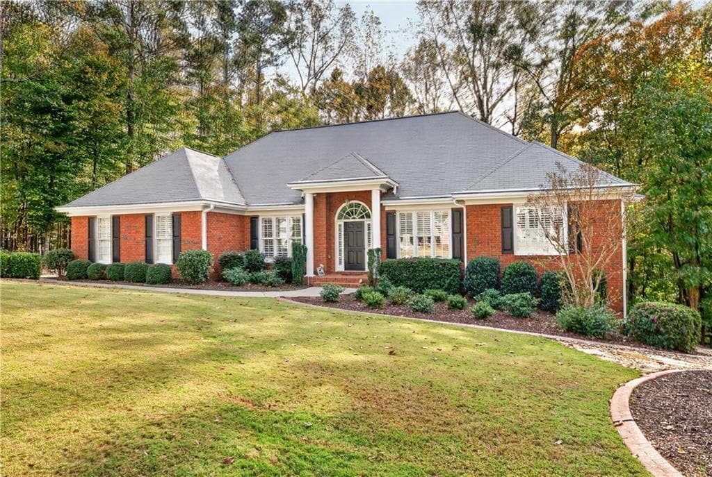 3 bedroom, 4 bathroom, 2,695 sq ft single family residence for sale at 203 Jeffrey Drive, Woodstock, GA 30188 — photo 2