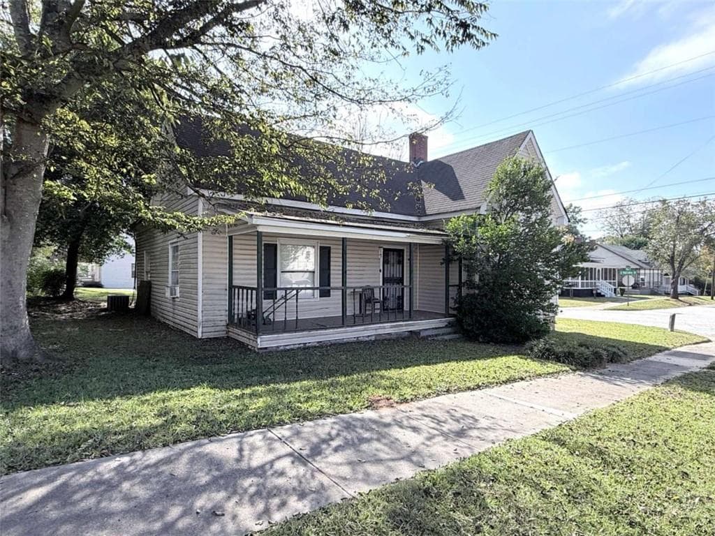 2 bedroom, 1 bathroom, 1,348 sq ft single family residence for sale at 46 Poplar Street, Porterdale, GA 30014
