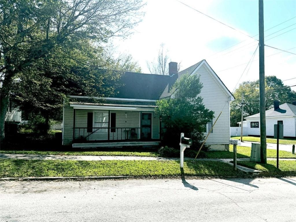 2 bedroom, 1 bathroom, 1,348 sq ft single family residence for sale at 46 Poplar Street, Porterdale, GA 30014 — photo 2