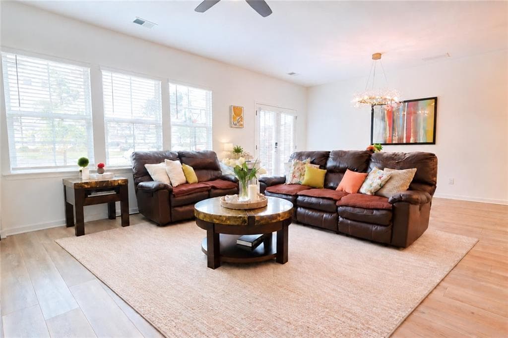 3 bedroom, 3 bathroom, 1,901 sq ft townhouse for sale at 515 Sausalito Walk, Suwanee, GA 30024 — photo 5