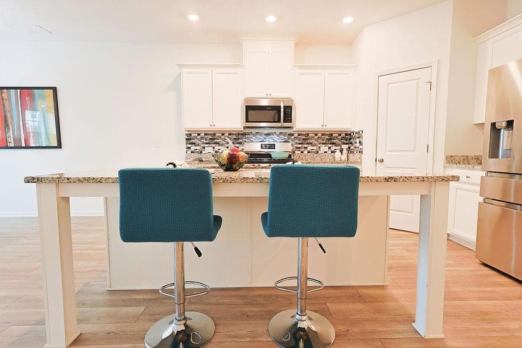 3 bedroom, 3 bathroom, 1,901 sq ft townhouse for sale at 515 Sausalito Walk, Suwanee, GA 30024 — photo 7