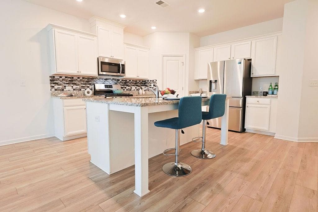3 bedroom, 3 bathroom, 1,901 sq ft townhouse for sale at 515 Sausalito Walk, Suwanee, GA 30024 — photo 8