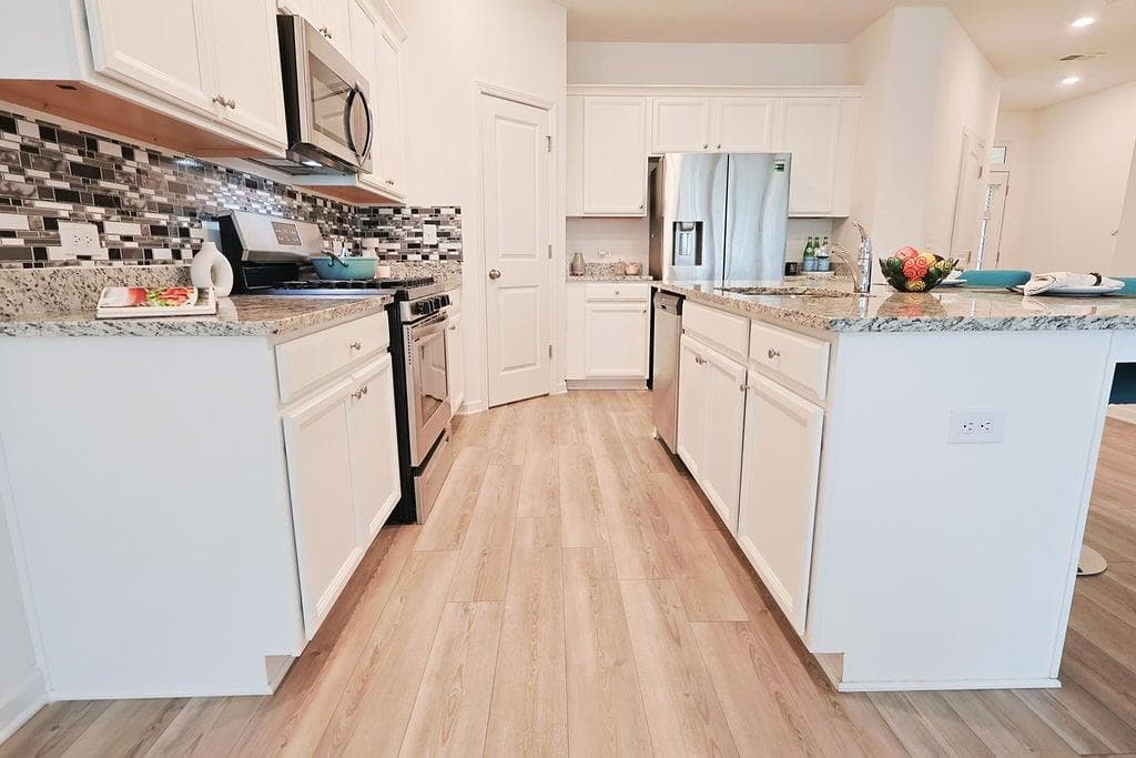 3 bedroom, 3 bathroom, 1,901 sq ft townhouse for sale at 515 Sausalito Walk, Suwanee, GA 30024 — photo 9