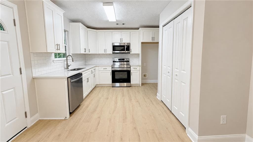 4 bedroom, 2 bathroom, 1,896 sq ft single family residence for sale at 2699 Georgia Highway 100, Hogansville, GA 30230 — photo 2