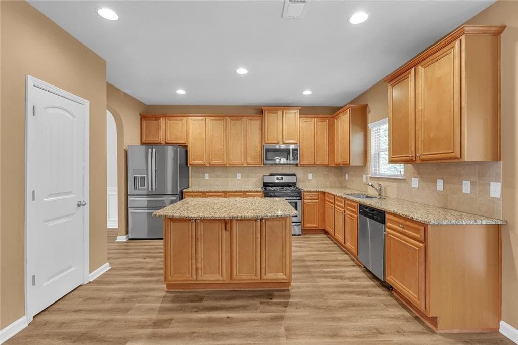 5 bedroom, 4 bathroom, 3,226 sq ft single family residence for sale at 7748 Wrotham Circle, Atlanta, GA 30349 — photo 9