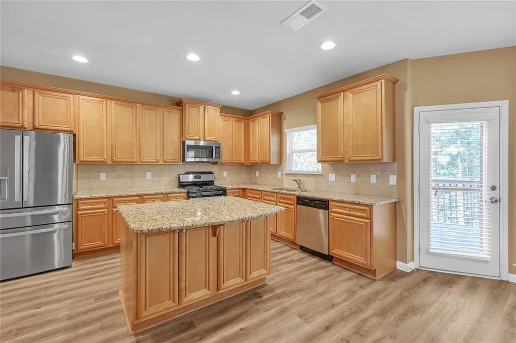 5 bedroom, 4 bathroom, 3,226 sq ft single family residence for sale at 7748 Wrotham Circle, Atlanta, GA 30349 — photo 10
