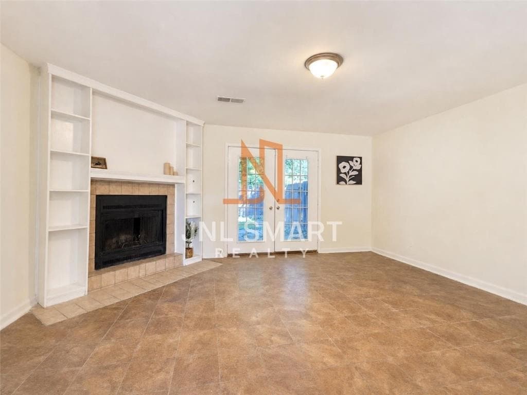 2 bedroom, 3 bathroom, 1,188 sq ft townhouse for sale at 667 Hunting Creek Lane, Conyers, GA 30013 — photo 2