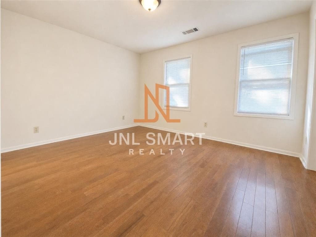 2 bedroom, 3 bathroom, 1,188 sq ft townhouse for sale at 667 Hunting Creek Lane, Conyers, GA 30013 — photo 6