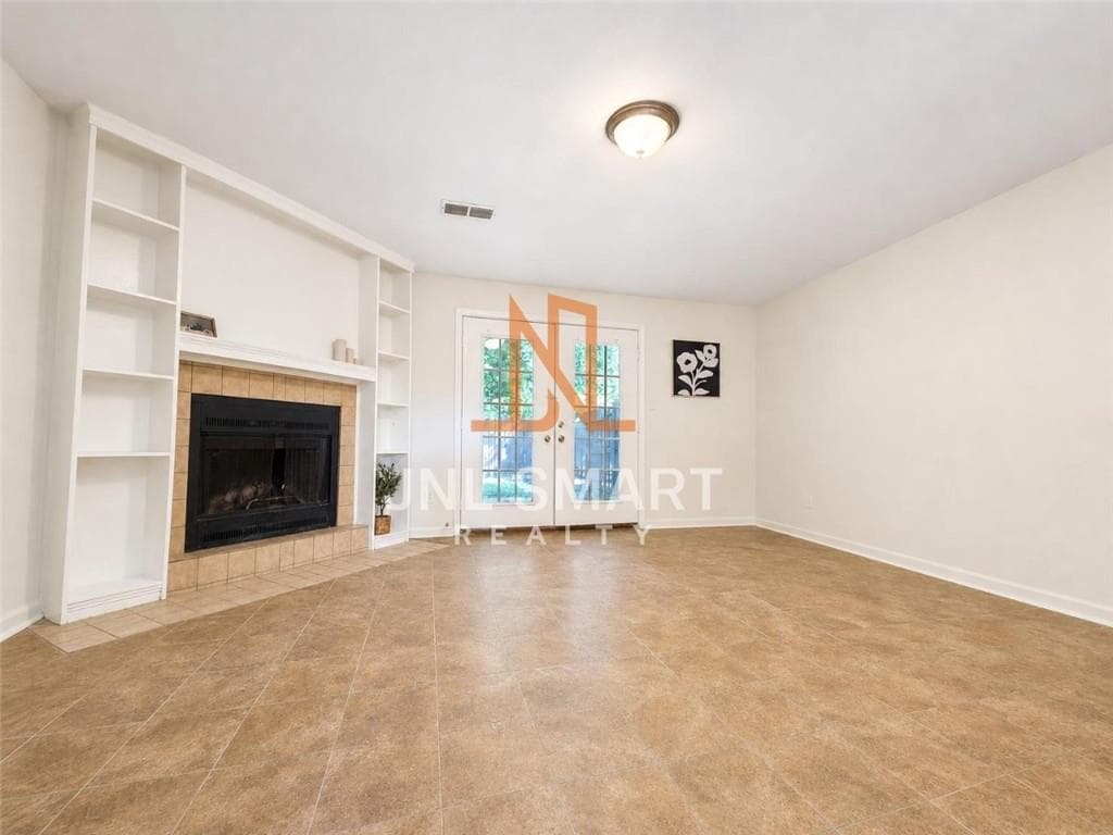 2 bedroom, 3 bathroom, 1,188 sq ft townhouse for sale at 667 Hunting Creek Lane, Conyers, GA 30013 — photo 7