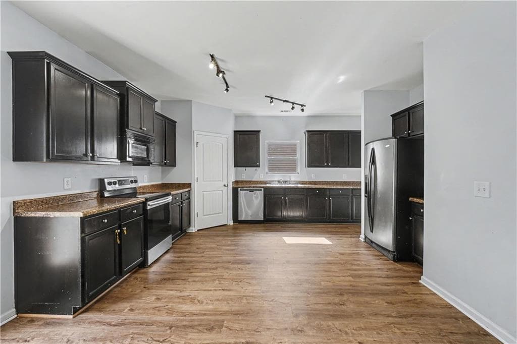 4 bedroom, 3 bathroom, 2,450 sq ft single family residence for sale at 374 Shady Glen, Dallas, GA 30132 — photo 10