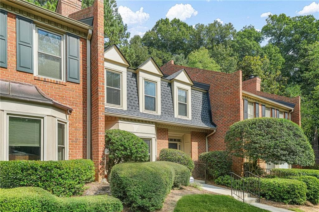 2 bedroom, 3 bathroom, 1,659 sq ft townhouse for rent at 24 Plantation Drive, Atlanta, GA 30324 for $3,550 a month — photo 4