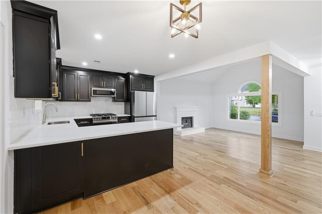 4 bedroom, 3 bathroom, 2,000 sq ft single family residence for sale at 4809 Baker Plantation Drive, Acworth, GA 30101 — photo 4