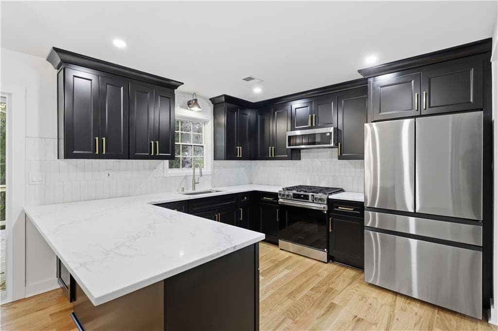 4 bedroom, 3 bathroom, 2,000 sq ft single family residence for sale at 4809 Baker Plantation Drive, Acworth, GA 30101 — photo 3