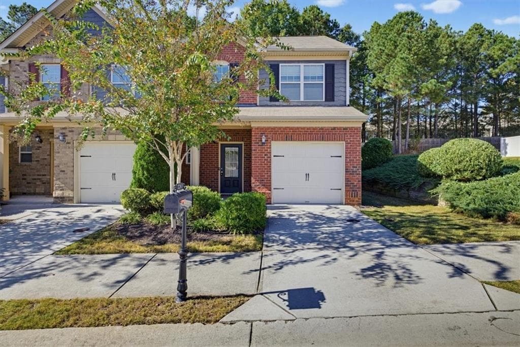 3 bedroom, 3 bathroom, 1,335 sq ft townhouse for sale at 3261 Garden Glade Ln, Lithonia, GA 30038 — photo 2