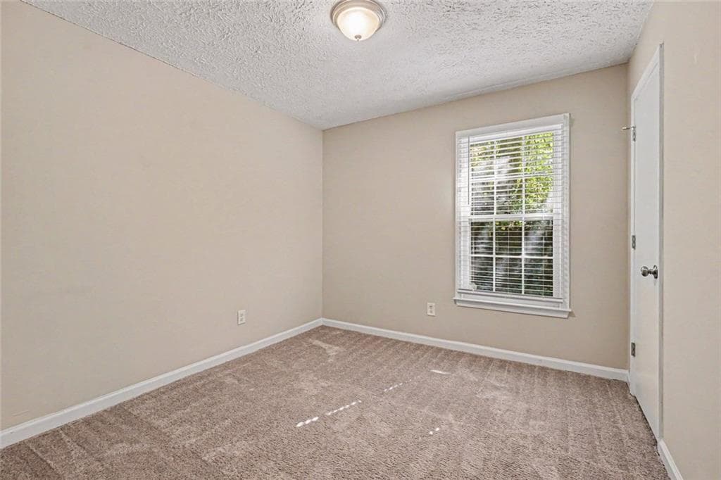 3 bedroom, 2 bathroom, 2,046 sq ft single family residence for sale at 2215 Arbor Forest Trail, Marietta, GA 30064 — photo 2