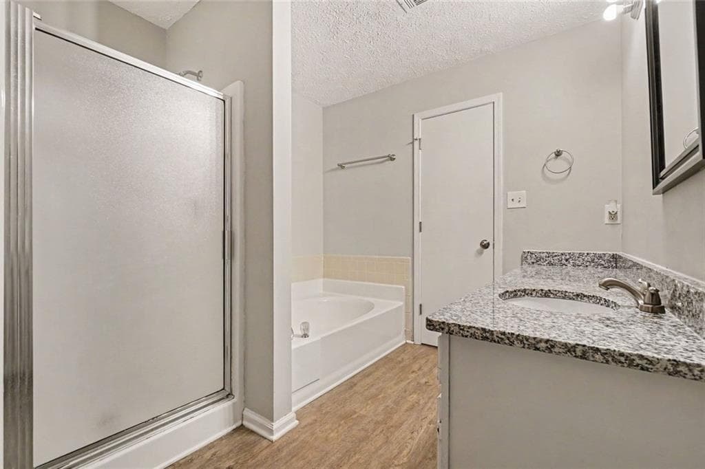 3 bedroom, 2 bathroom, 2,046 sq ft single family residence for sale at 2215 Arbor Forest Trail, Marietta, GA 30064 — photo 4