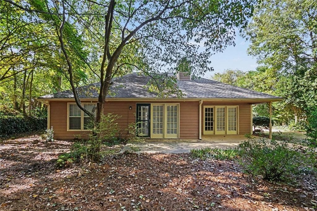 3 bedroom, 2 bathroom, 2,046 sq ft single family residence for sale at 2215 Arbor Forest Trail, Marietta, GA 30064 — photo 5