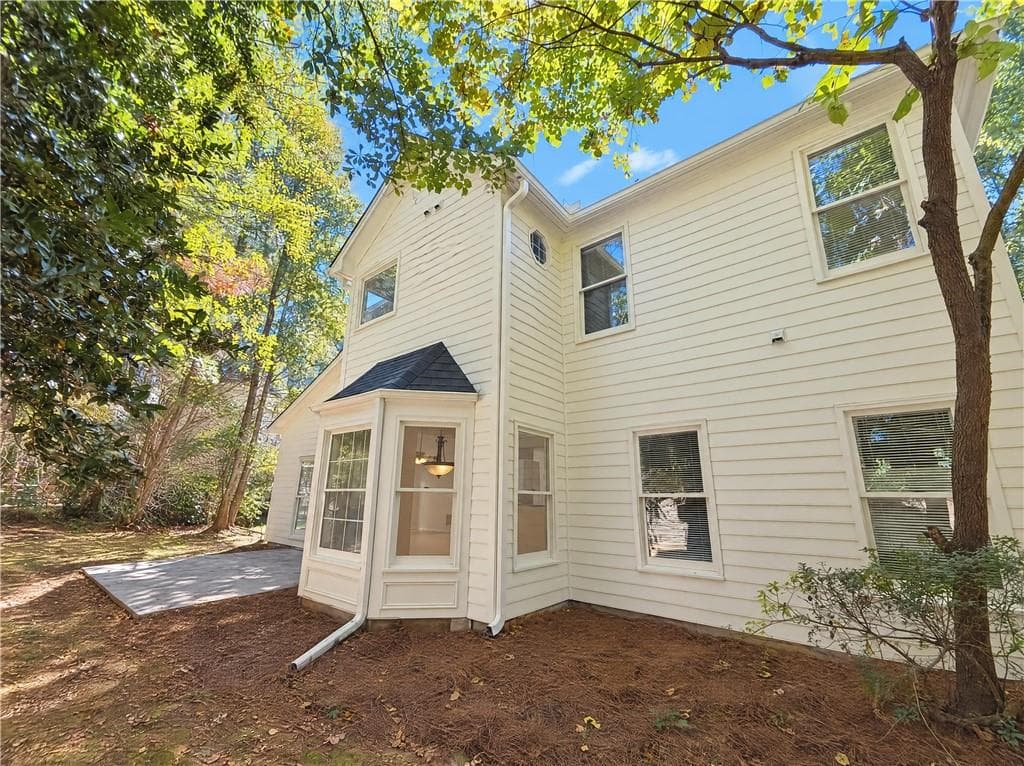 4 bedroom, 3 bathroom, 2,432 sq ft single family residence for sale at 1860 Oak Tree Hollow, Alpharetta, GA 30005 — photo 5