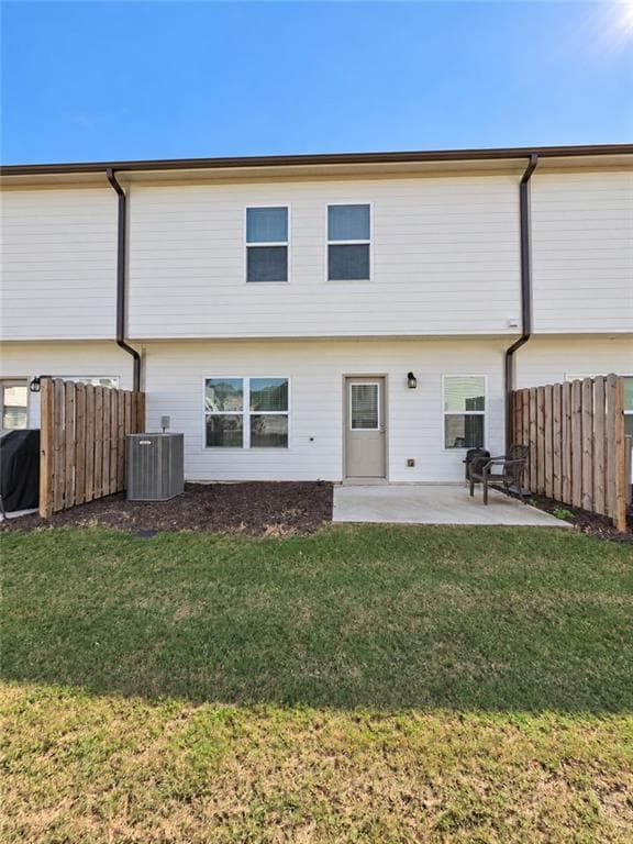 3 bedroom, 3 bathroom, 2,132 sq ft townhouse for sale at 1147 Lossie Way, Grayson, GA 30017 — photo 3