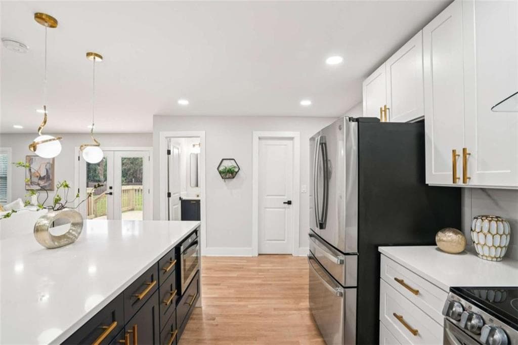 4 bedroom, 3 bathroom, 2,100 sq ft single family residence for sale at 5170 Chamblee Dunwoody Road, Atlanta, GA 30338 — photo 7