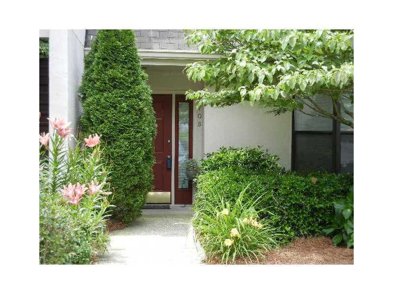 2 bedroom, 1,456 sq ft townhouse sold at 1705 HUNTINGDON CHASE 1705, Atlanta, GA 30350