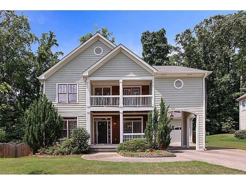3 bedroom, 2,571 sq ft single family residence sold at 2362 Glynn Drive, Atlanta, GA 30316