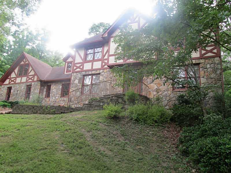 5 bedroom, 3,417 sq ft single family residence sold at 4947 Castlewood Drive, Lilburn, GA 30047