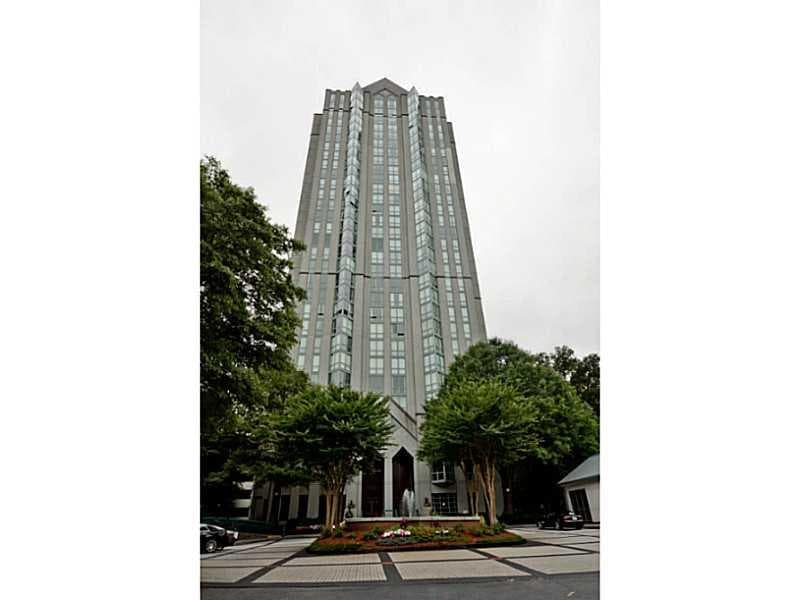1 bedroom, 807 sq ft condominium sold at 2870 Pharr Court South 409, Atlanta, GA 30305