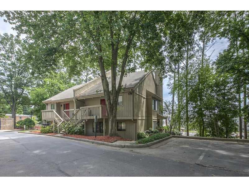 2 bedroom, 1,106 sq ft condominium sold at 2103 Defoors Ferry Road D, Atlanta, GA 30318