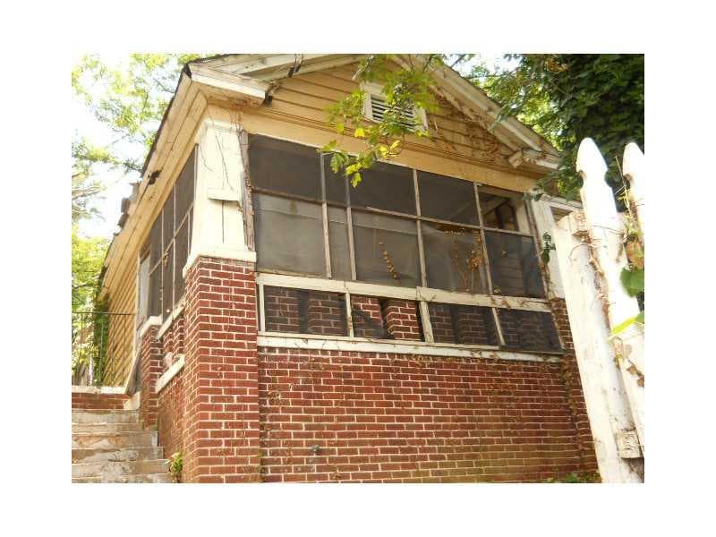 3 bedroom, 1,376 sq ft single family residence sold at 1710 Donald Lee Hollowell Parkway, Atlanta, GA 30318