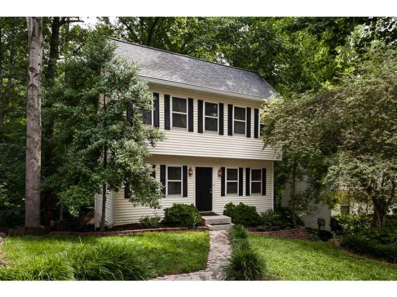 3 bedroom, 1,853 sq ft single family residence sold at 1582 Park Creek Lane, Atlanta, GA 30319
